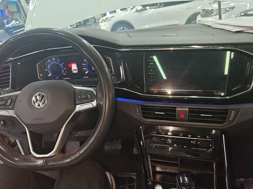 Volkswagen Tayron GTE Plug-in Hybrid 2021 — Фото 10/20