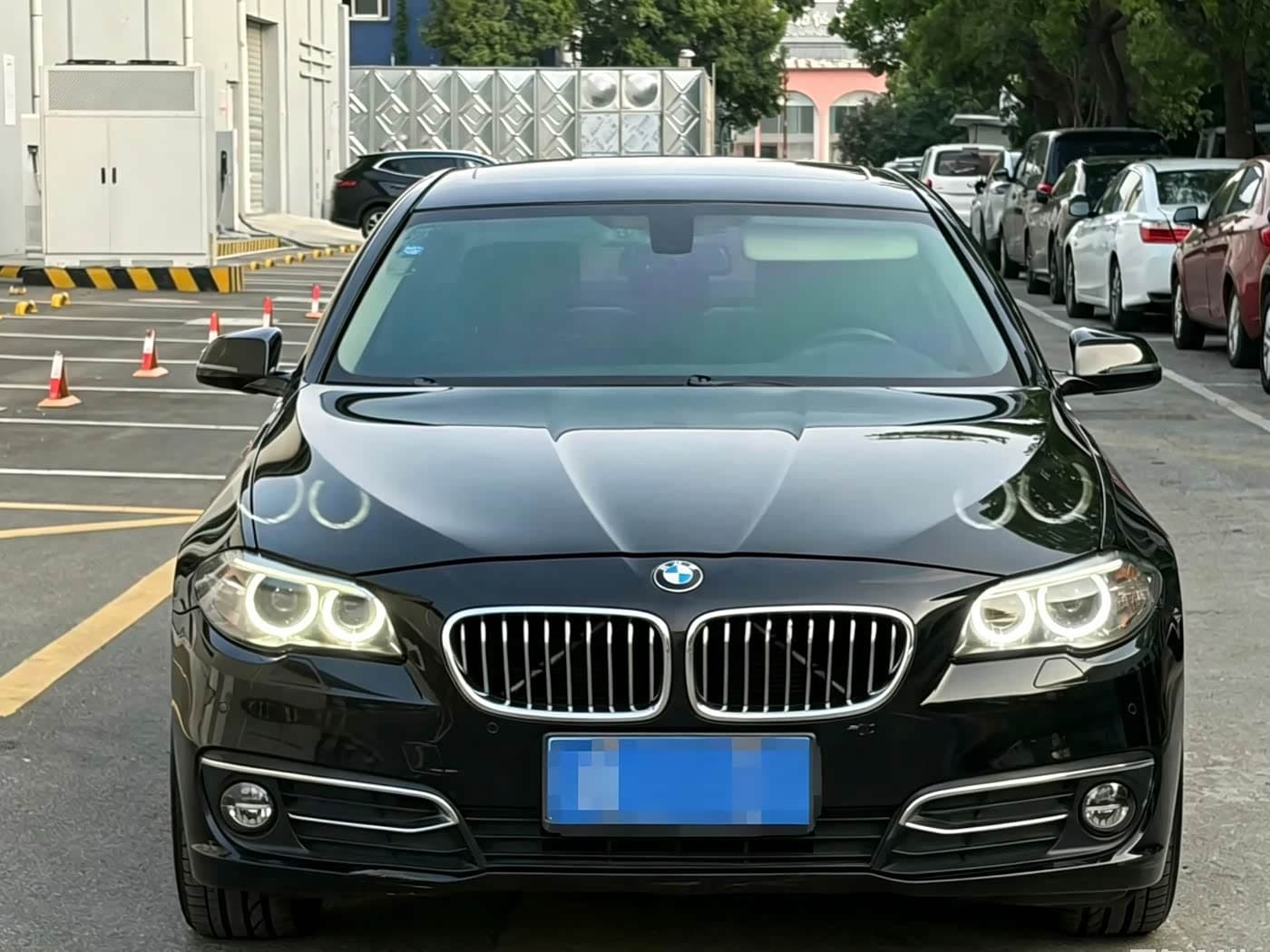 BMW 5 Series 2017 — Фото 2/9