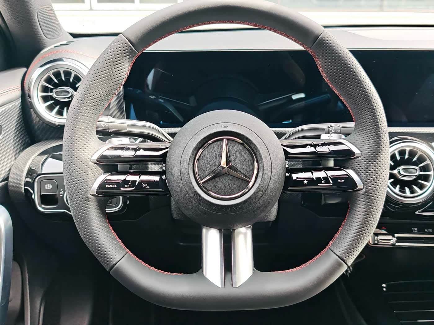 Mercedes-Benz A-Class 2026 — Фото 13/14