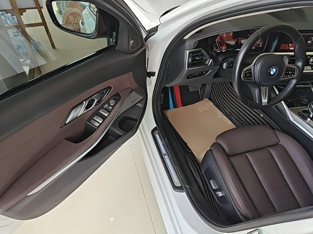 BMW 3 Series 2021 — Фото 16/20