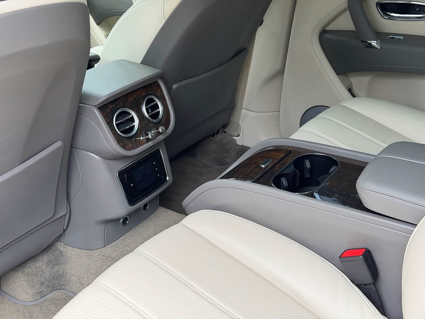Bentley Bentayga 2019 — Фото 20/20