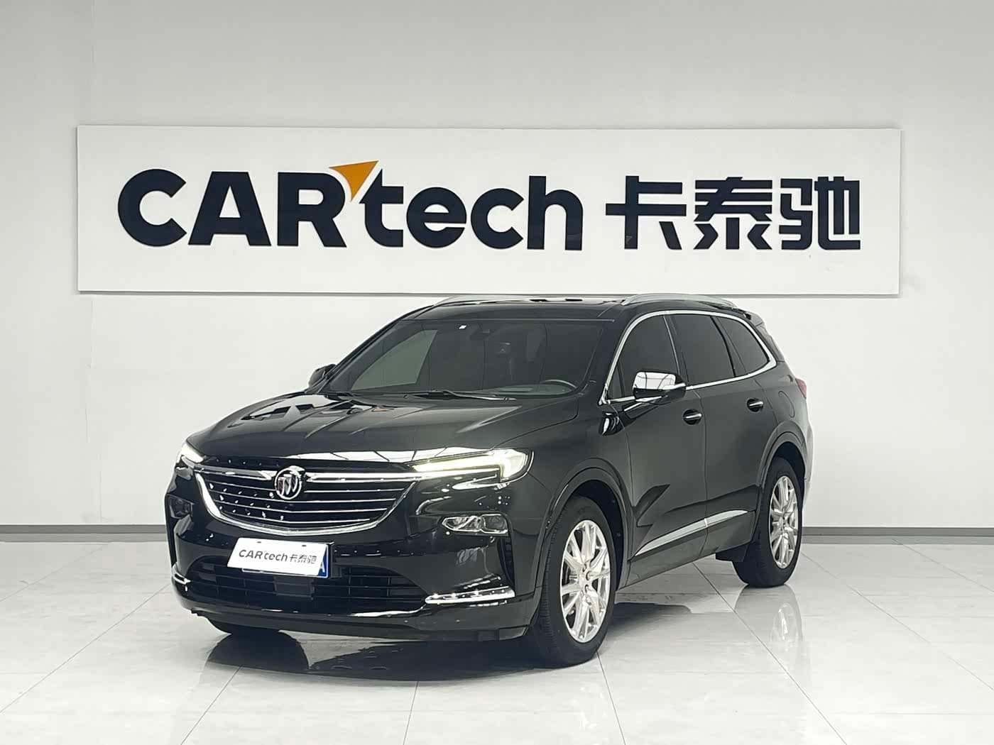 Buick Enclave 2024 — Фото 1/18