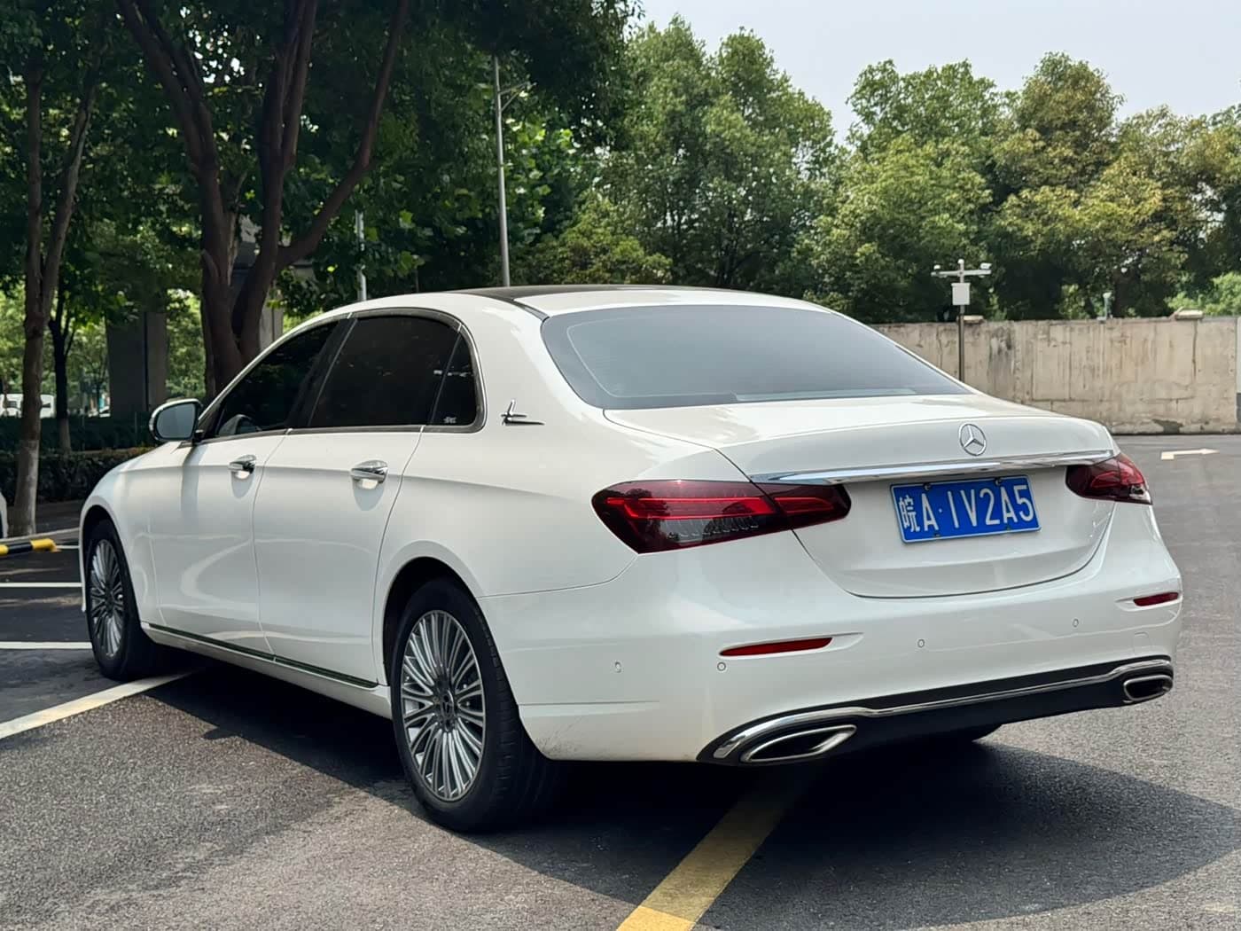 Mercedes-Benz E-Class 2023 — Фото 16/16