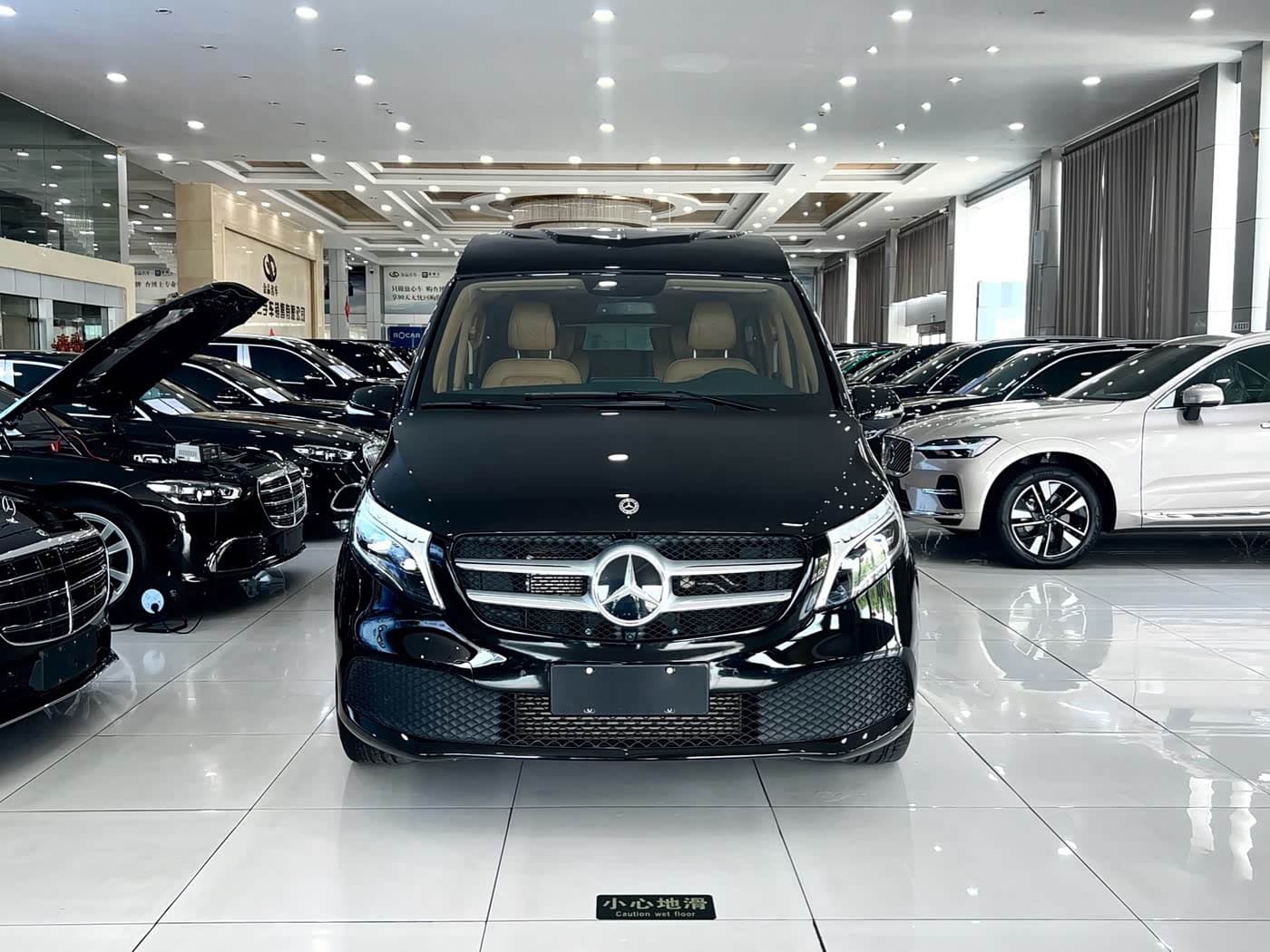 Mercedes-Benz V-Class 2021 — Фото 3/20