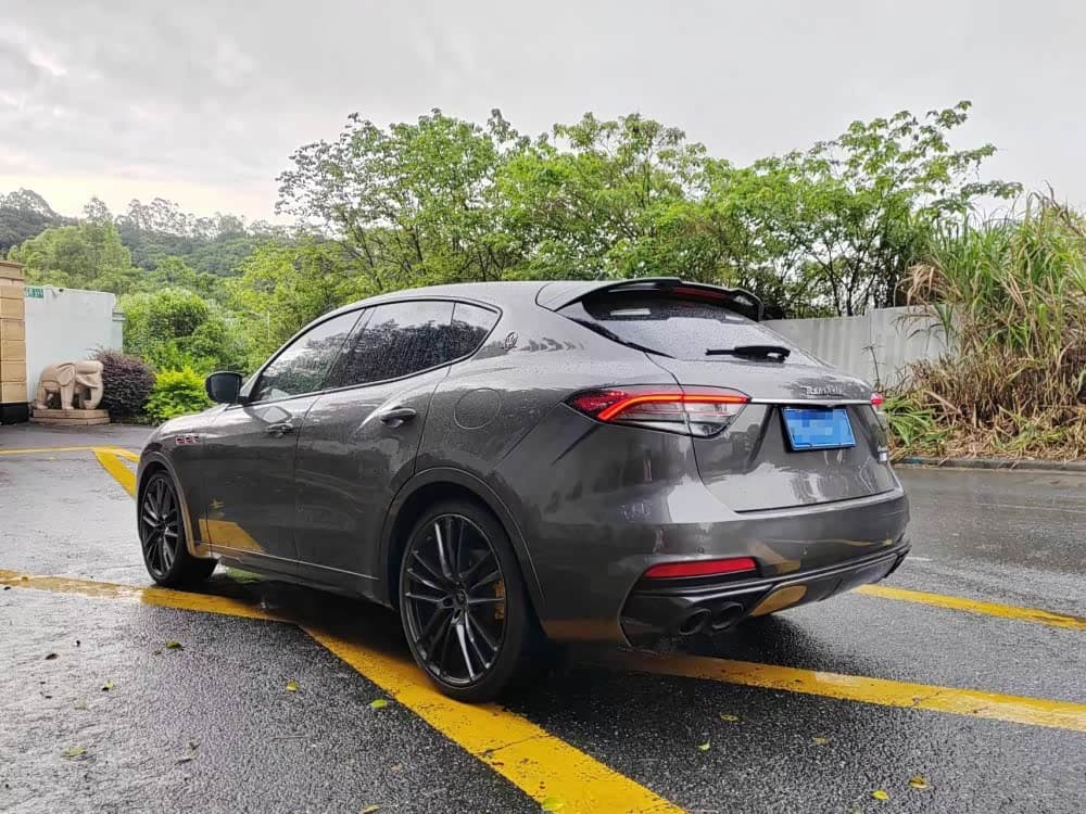 Maserati Levante 2021 — Фото 10/10
