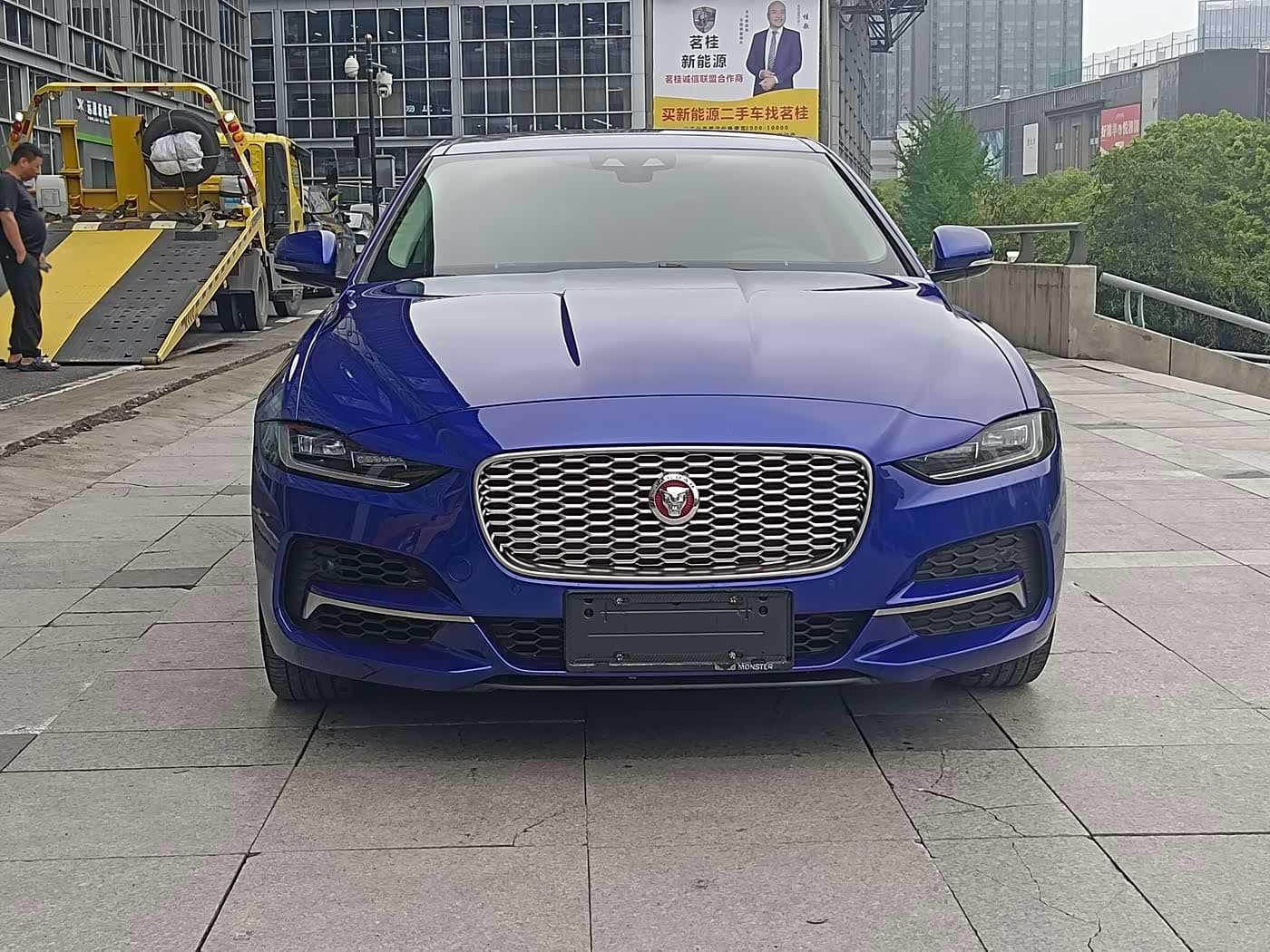 Jaguar XEL 2020 — Фото 2/15