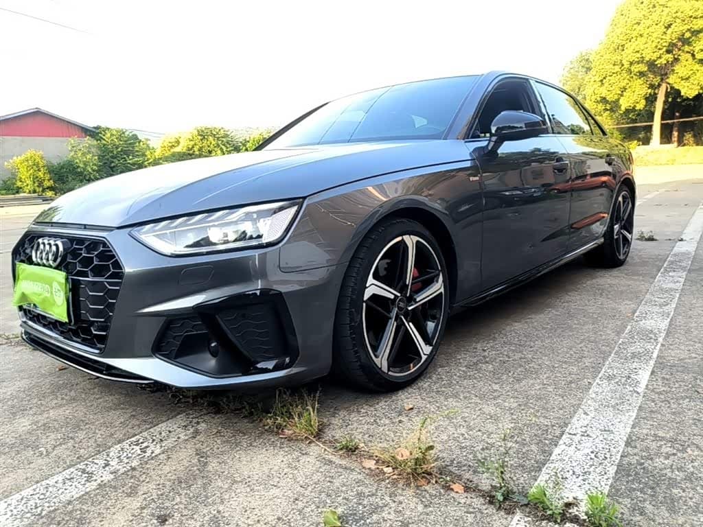 Audi A4L 2023 — Фото 2/20