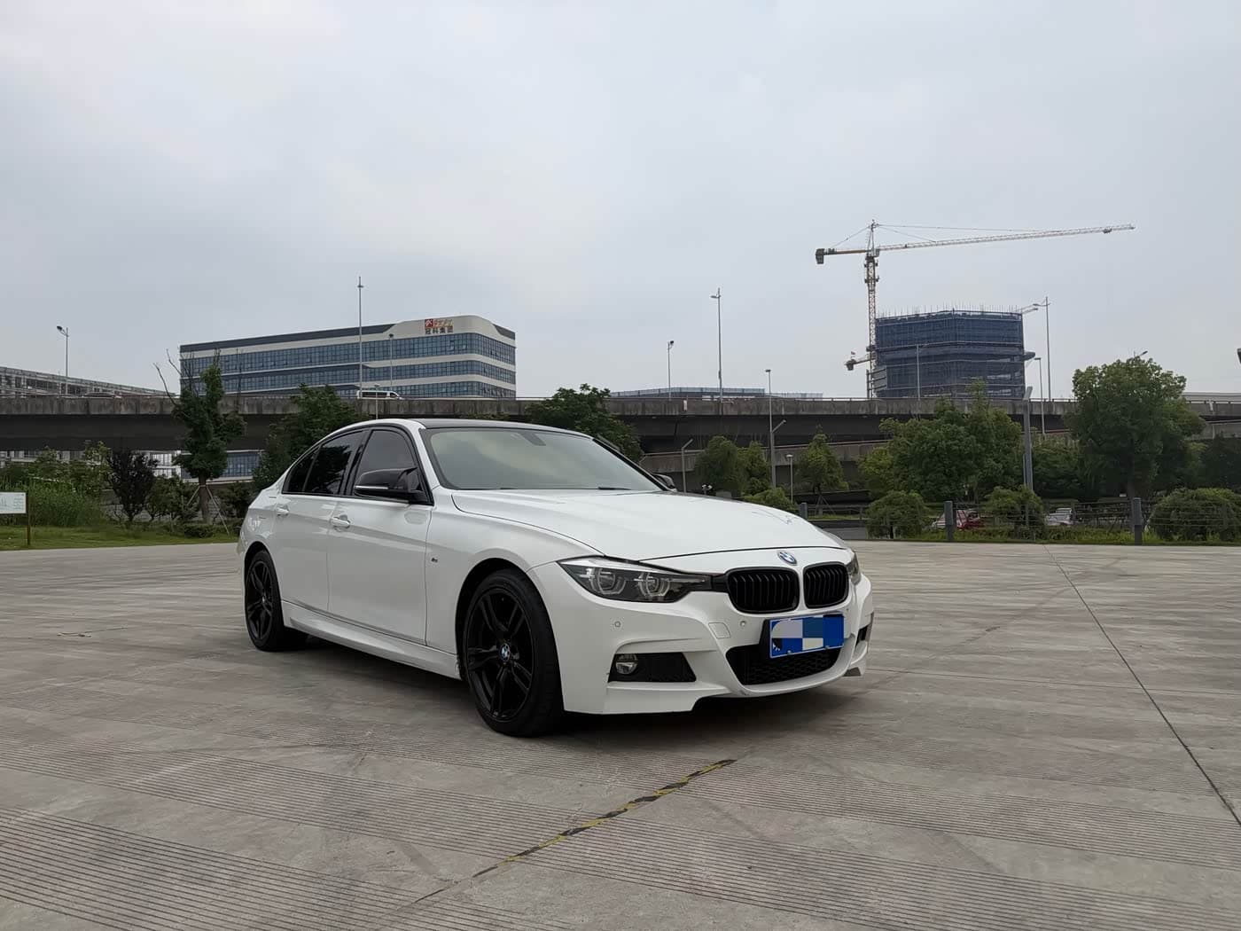 BMW 3 Series 2019 — Фото 3/15