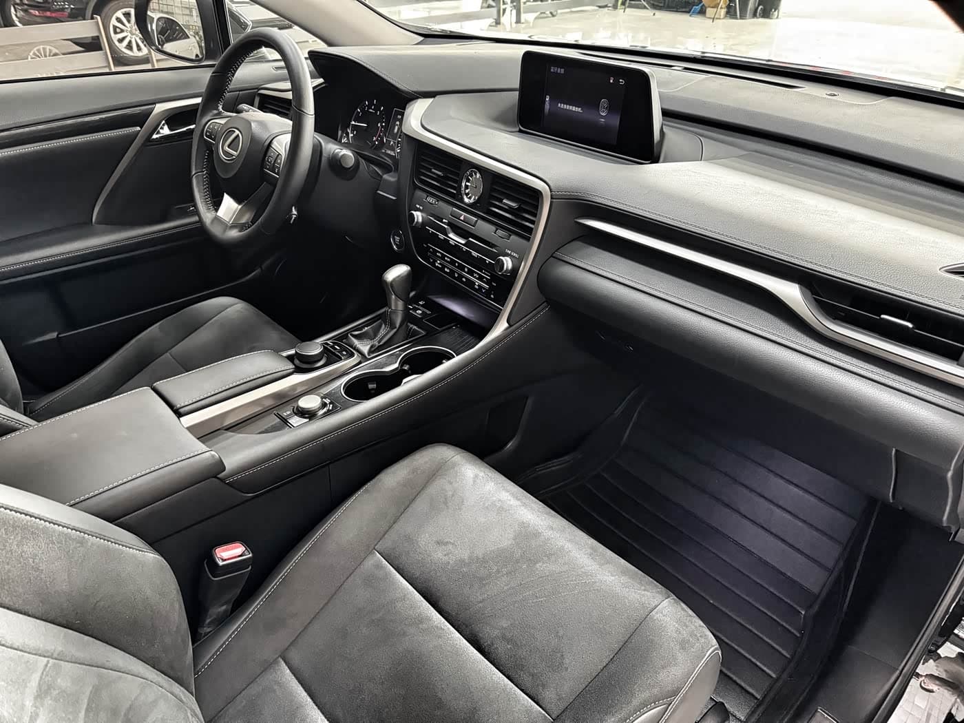Lexus RX 2017 — Фото 13/14