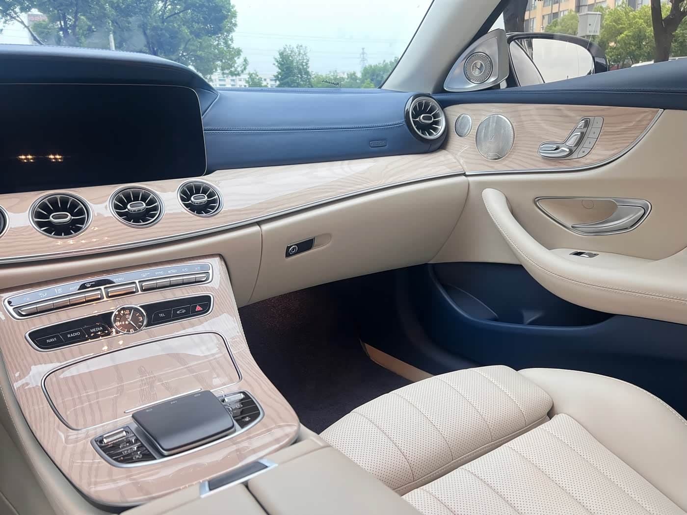 Mercedes-Benz E-Class 2020 — Фото 13/20