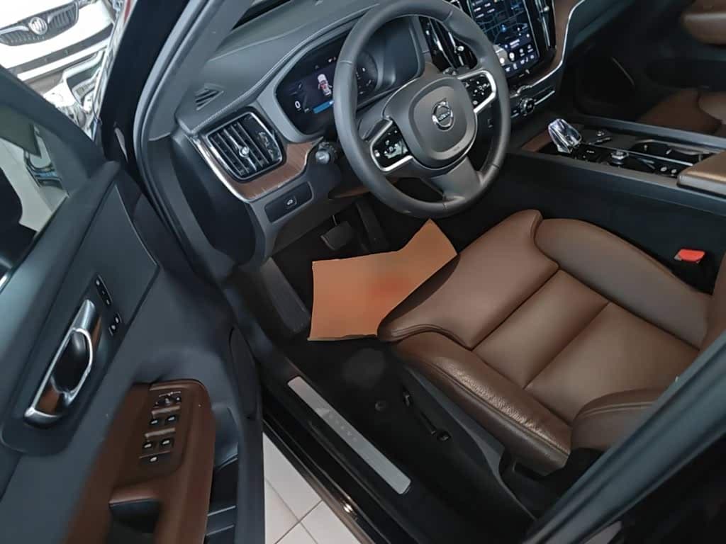 Volvo XC60 2024 — Фото 16/20