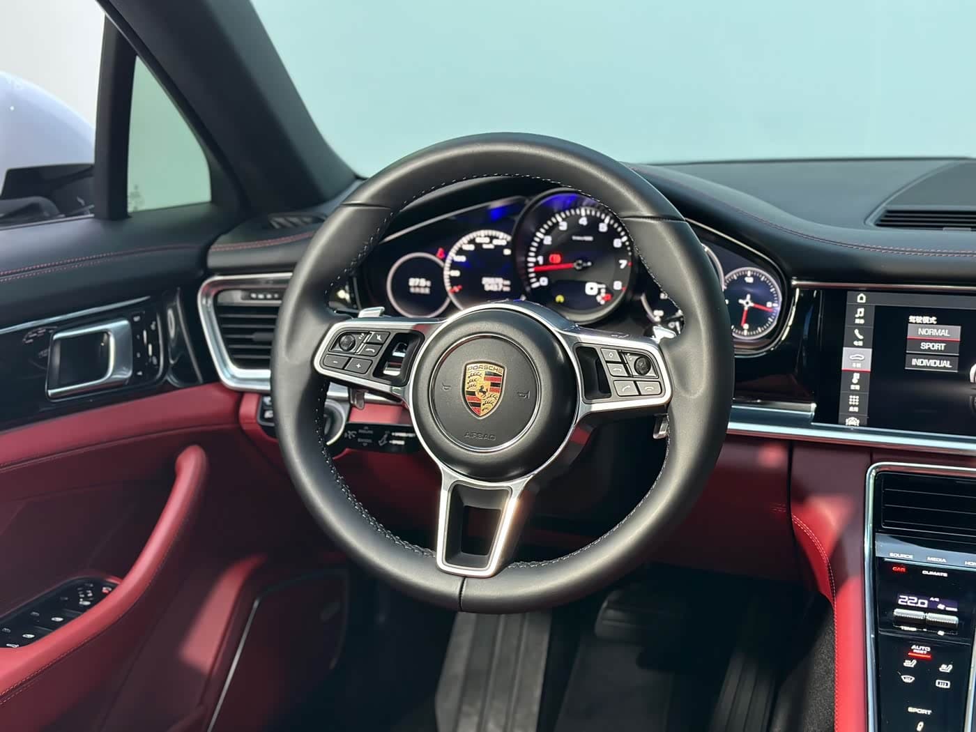 Porsche Panamera 2019 — Фото 16/20