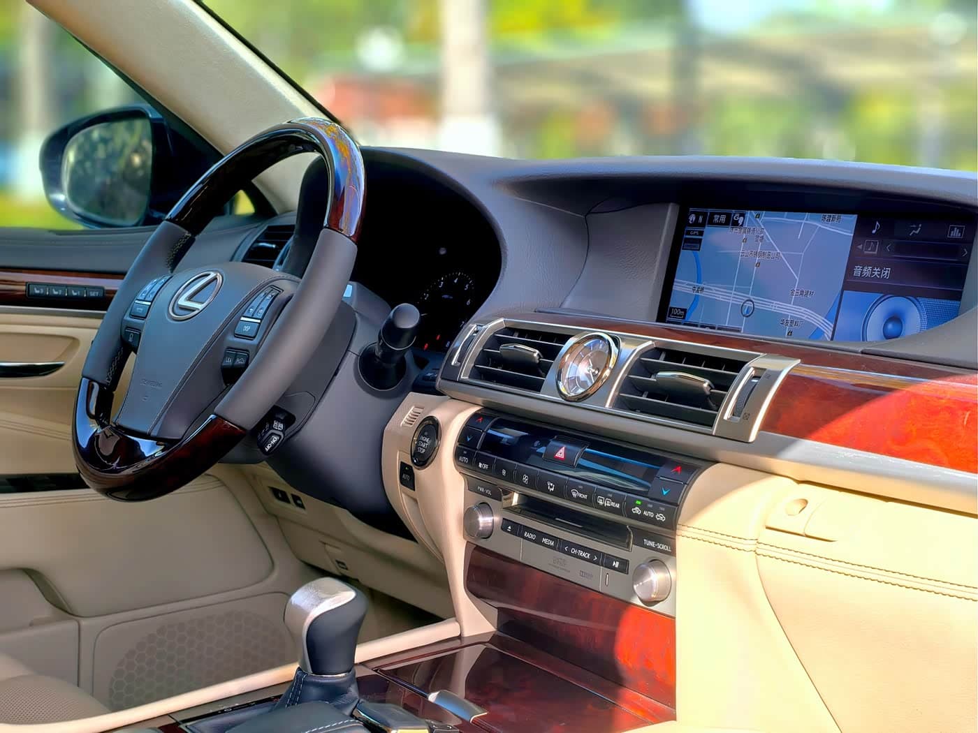 Lexus LS 2015 — Фото 17/20