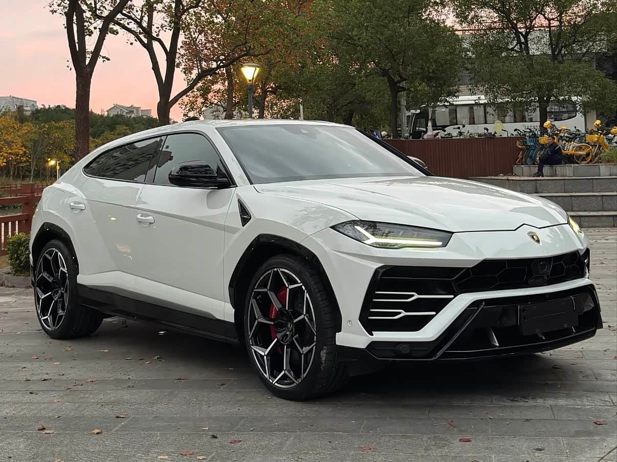 Lamborghini Urus 2019 — Фото 3/13