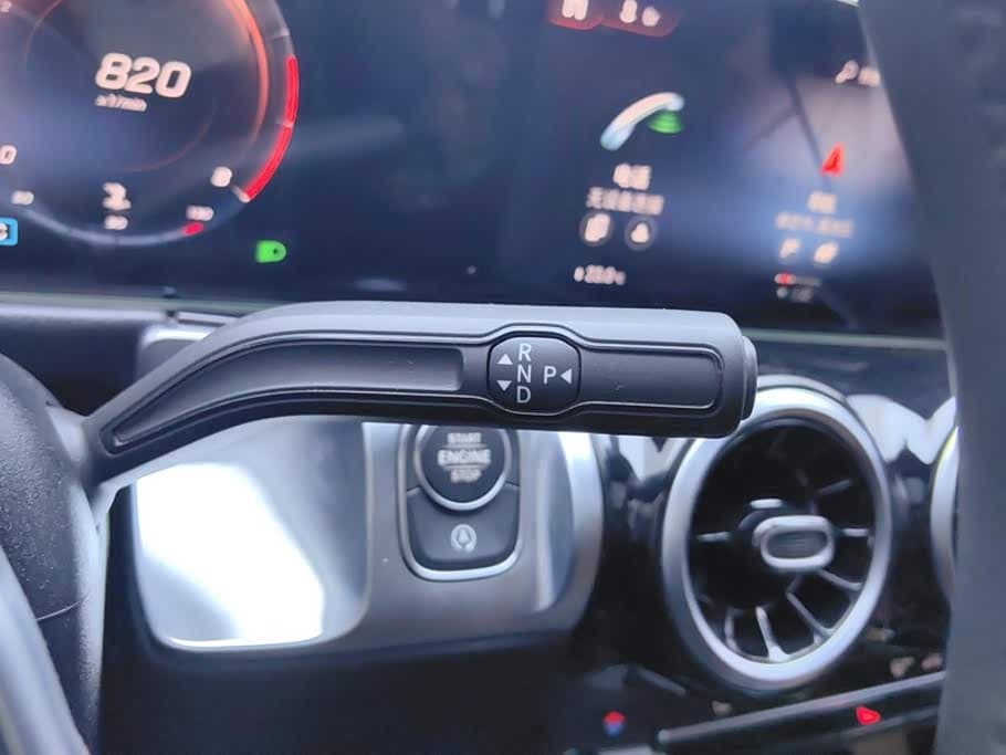 Mercedes-Benz GLB 2023 — Фото 16/16