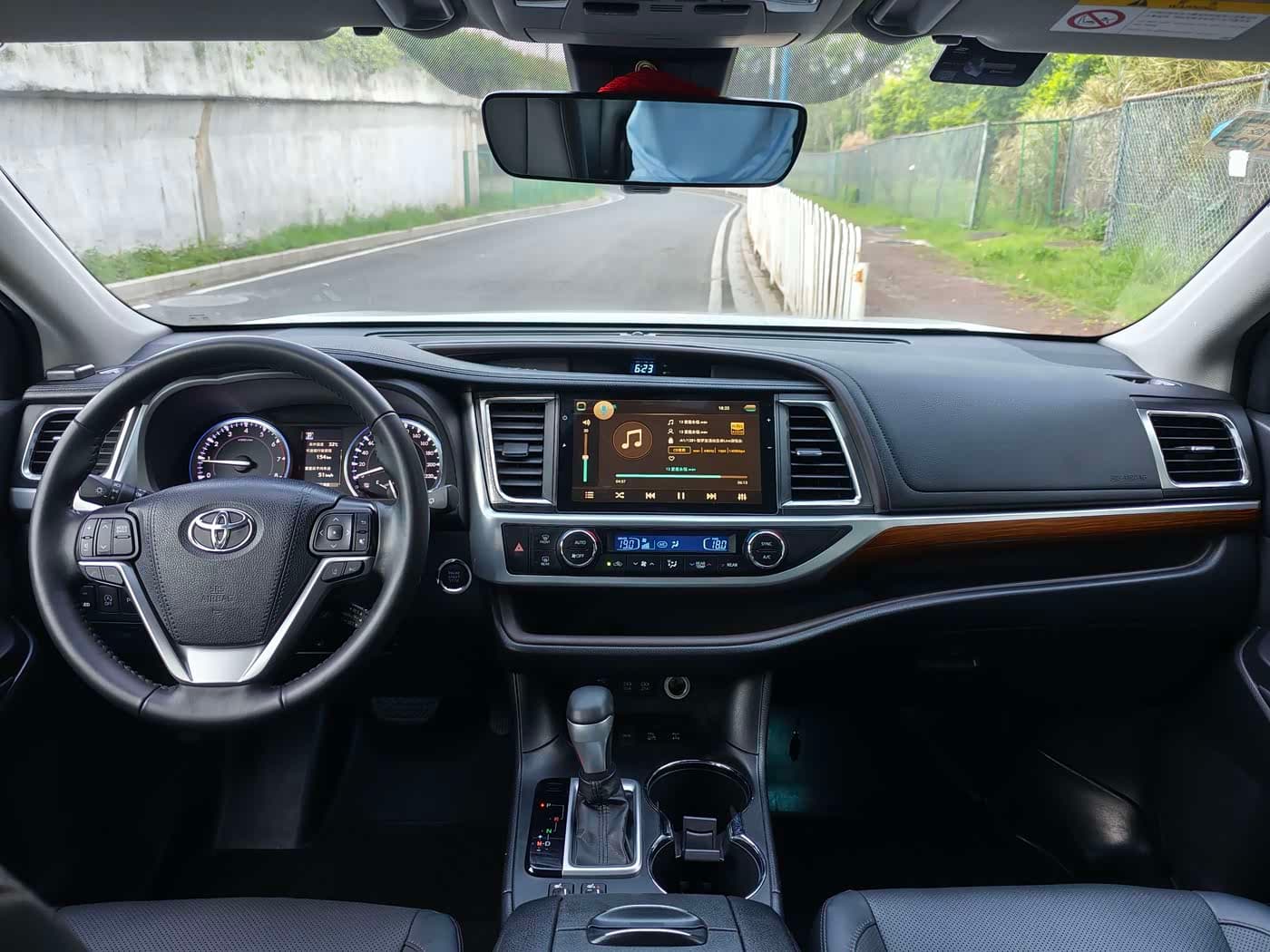 Toyota Highlander 2019 — Фото 11/20