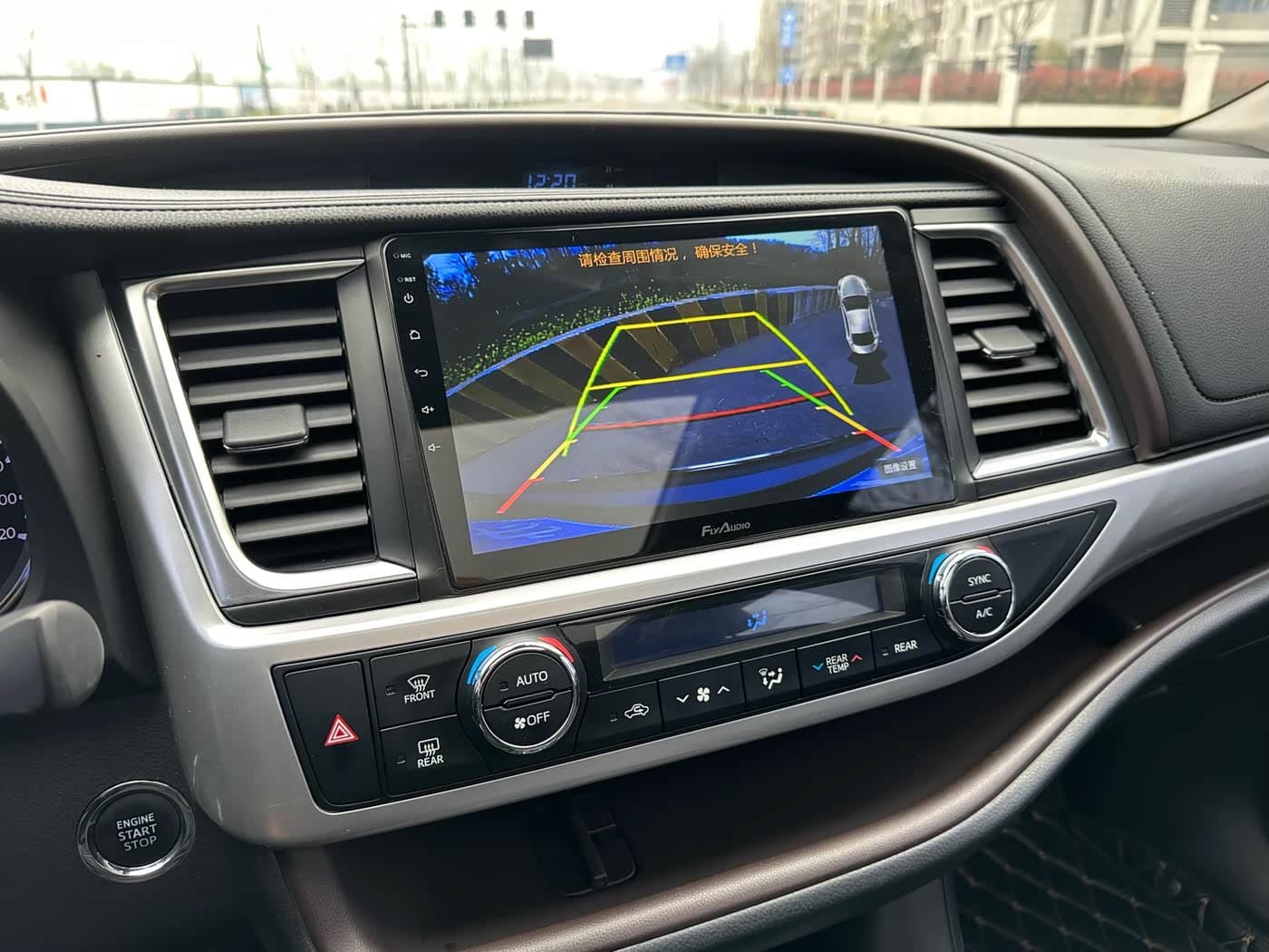 Toyota Highlander 2020 — Фото 16/20