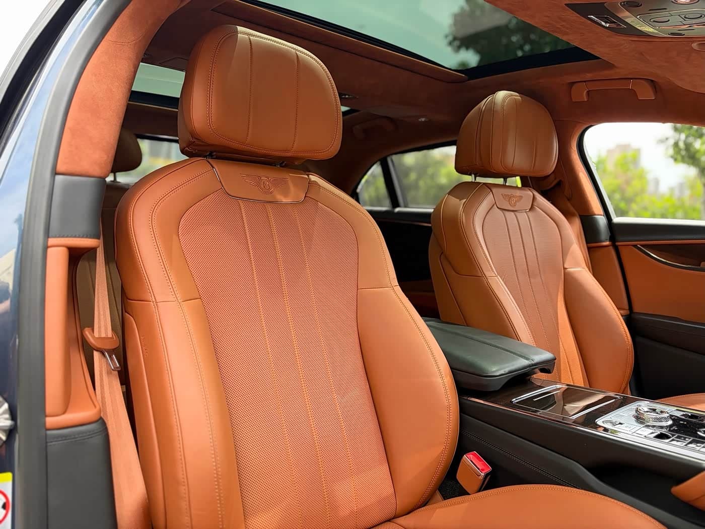 Bentley Flying Spur 2021 — Фото 17/20
