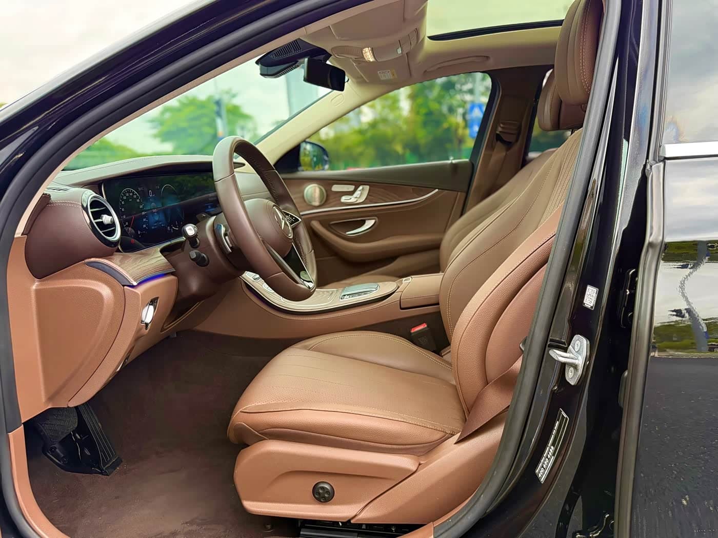 Mercedes-Benz E-Class 2023 — Фото 12/20