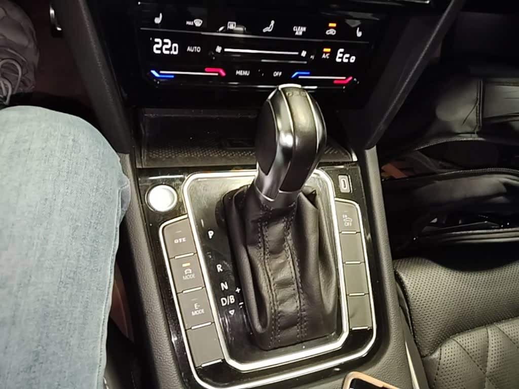Volkswagen Magotan GTE Plug-in Hybrid 2023 — Фото 14/20