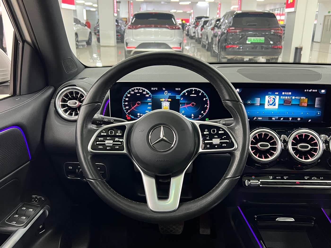 Mercedes-Benz GLB 2020 — Фото 15/18