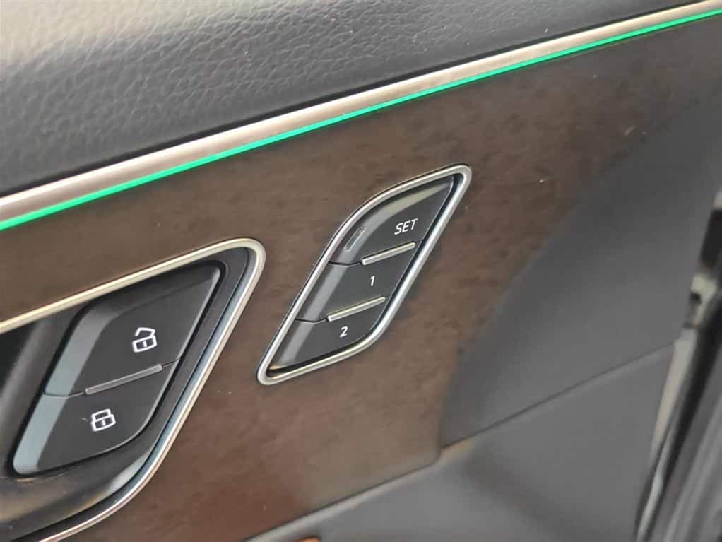 Audi Q7 2025 — Фото 6/20