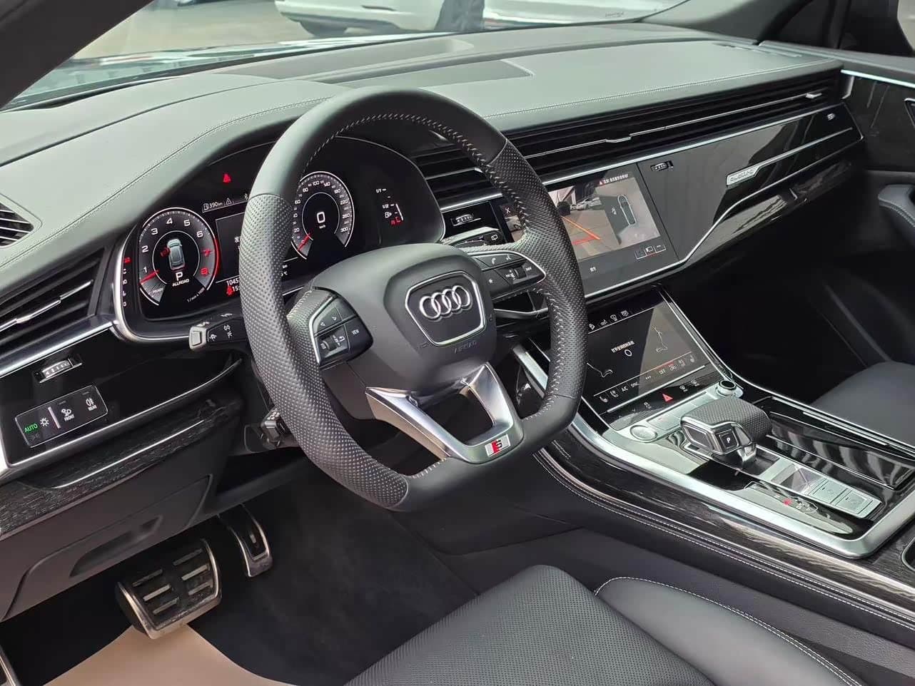 Audi Q8 2020 — Фото 8/11