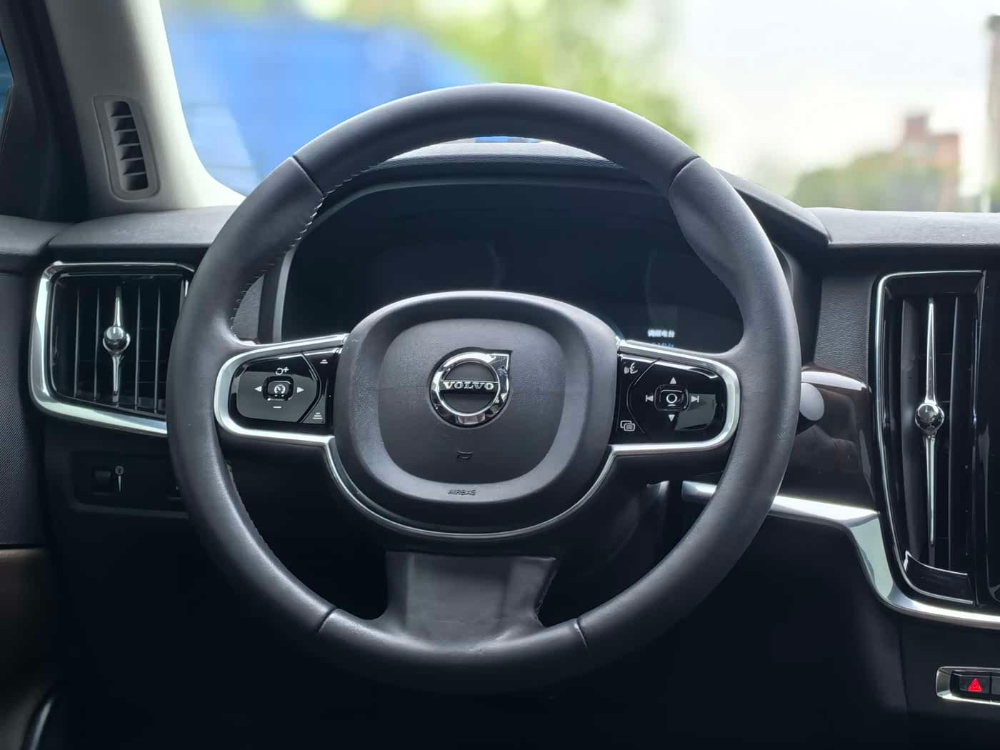 Volvo S90 2017 — Фото 11/20