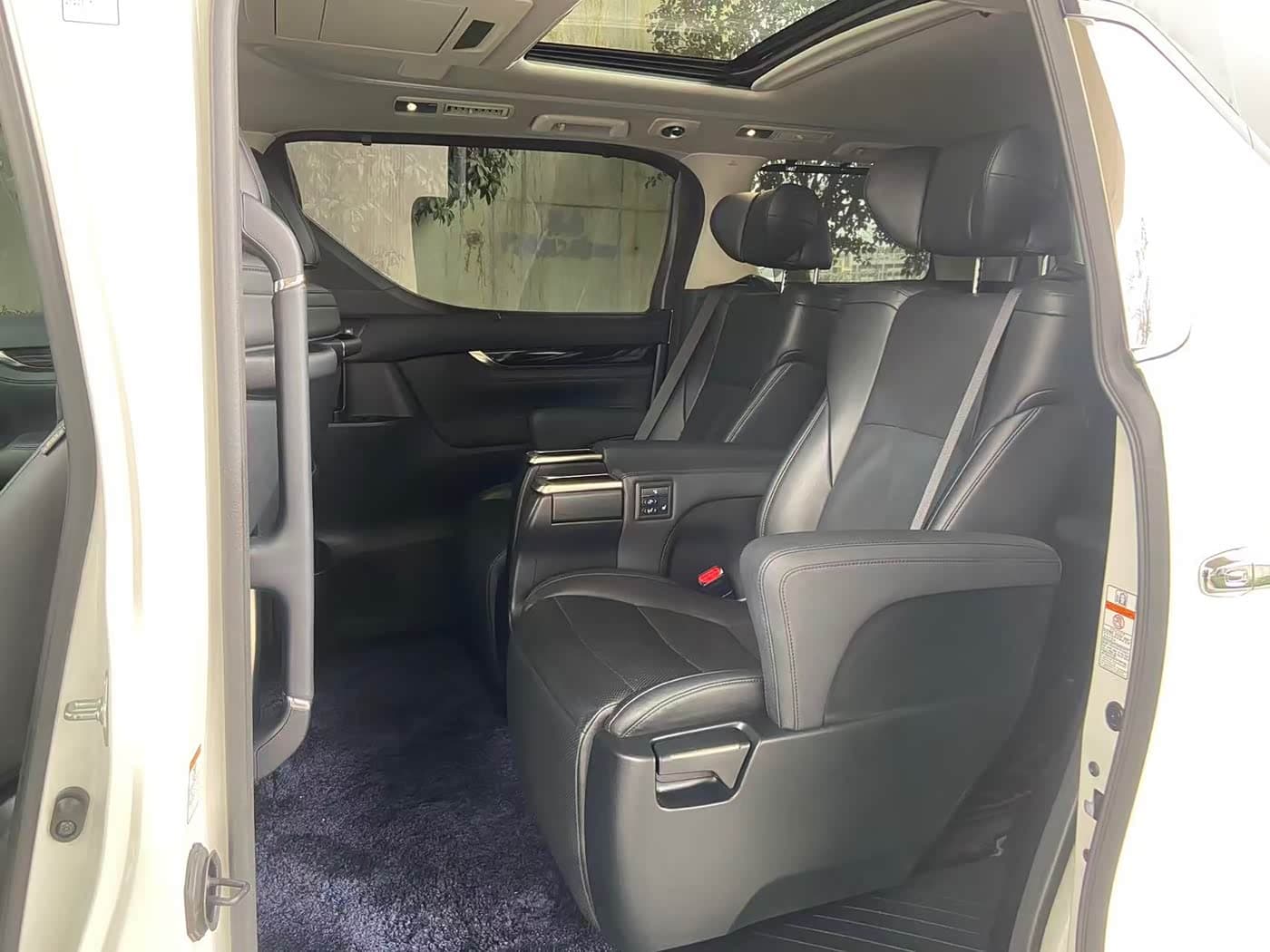 Toyota Vellfire 2022 — Фото 14/20