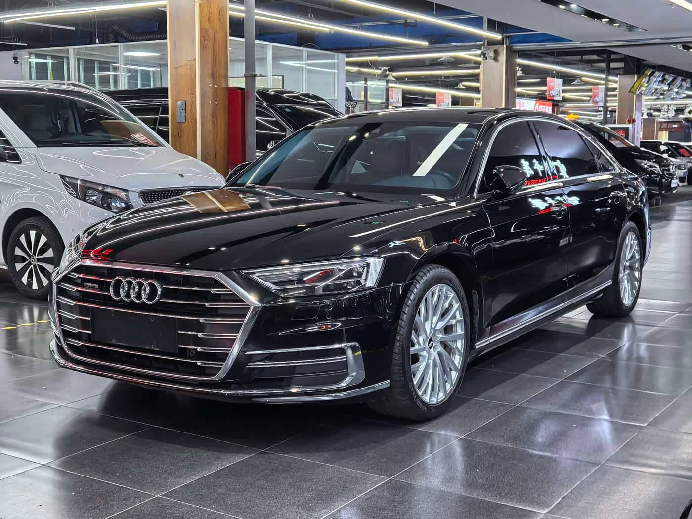 Audi A8, 2022