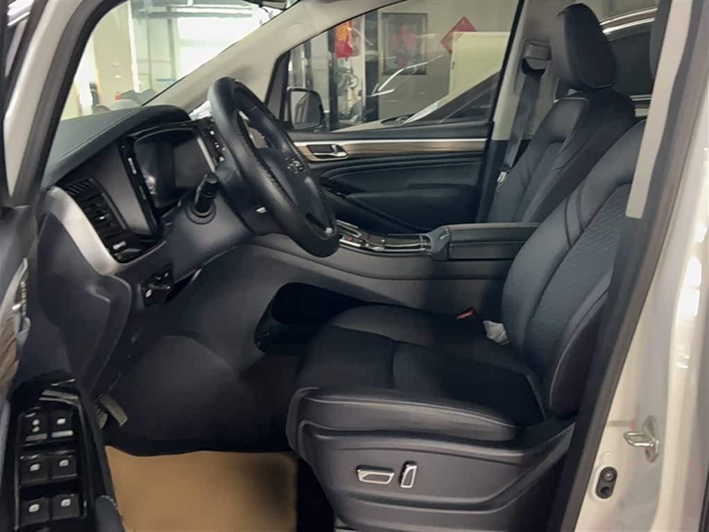 GAC Trumpchi Trumpchi M8 2023 — Фото 18/19