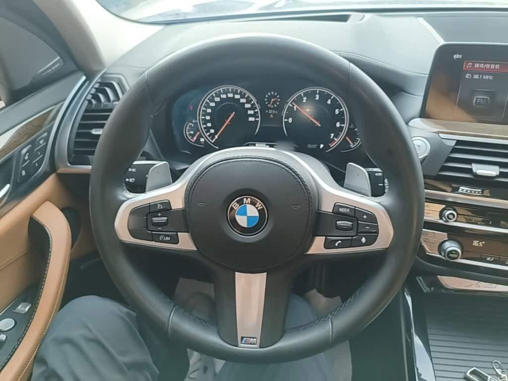 BMW X3 2018 — Фото 11/20