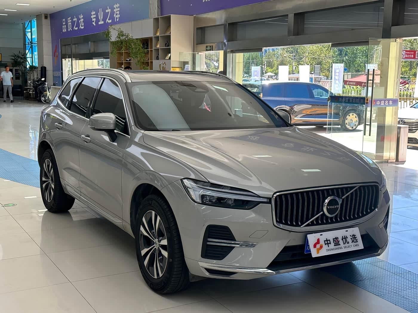 Volvo XC60 2022 — Фото 3/15