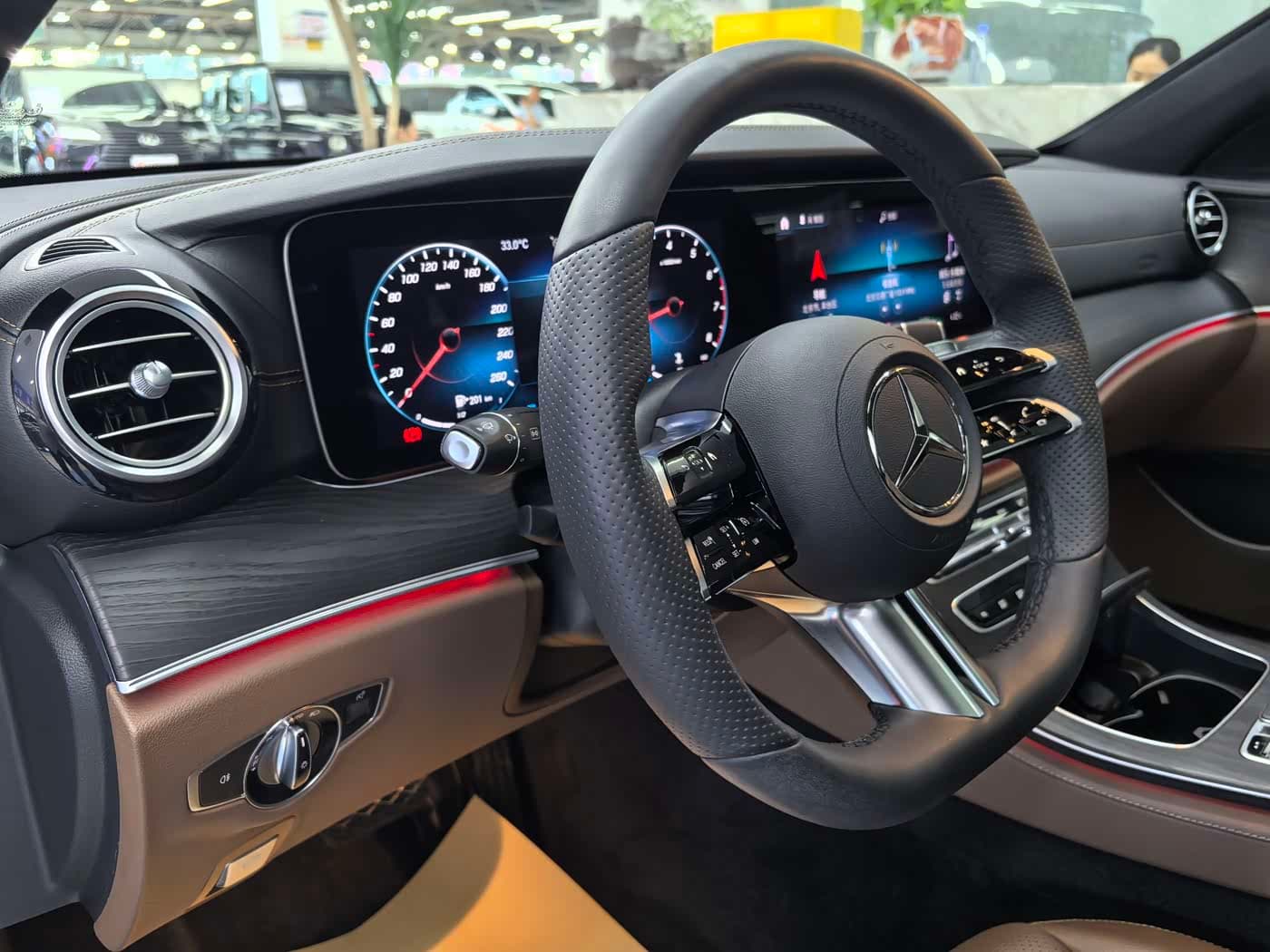 Mercedes-Benz E-Class 2022 — Фото 6/15