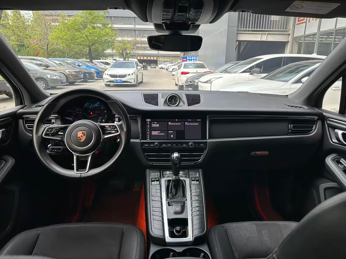Porsche Macan 2019 — Фото 6/9
