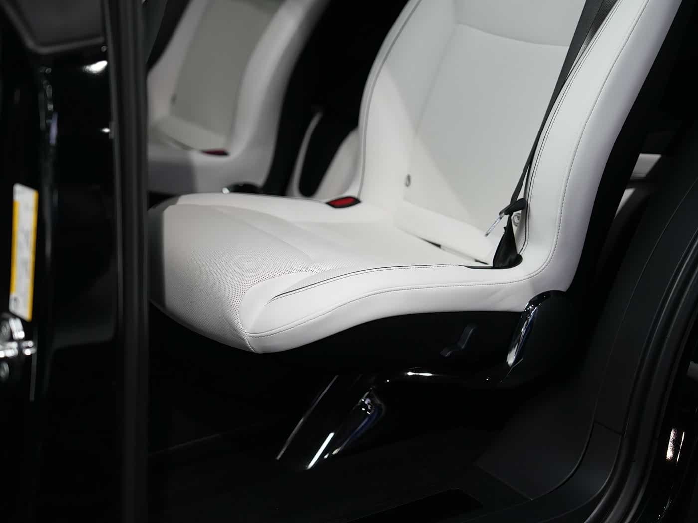 Tesla Model X 2023 — Фото 18/20