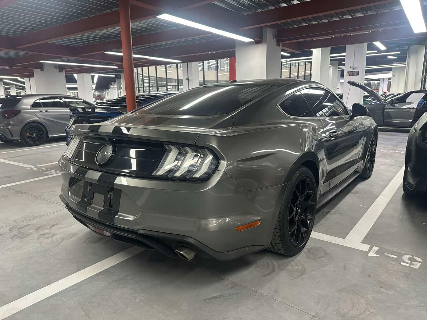 Ford Mustang 2019 — Фото 13/17