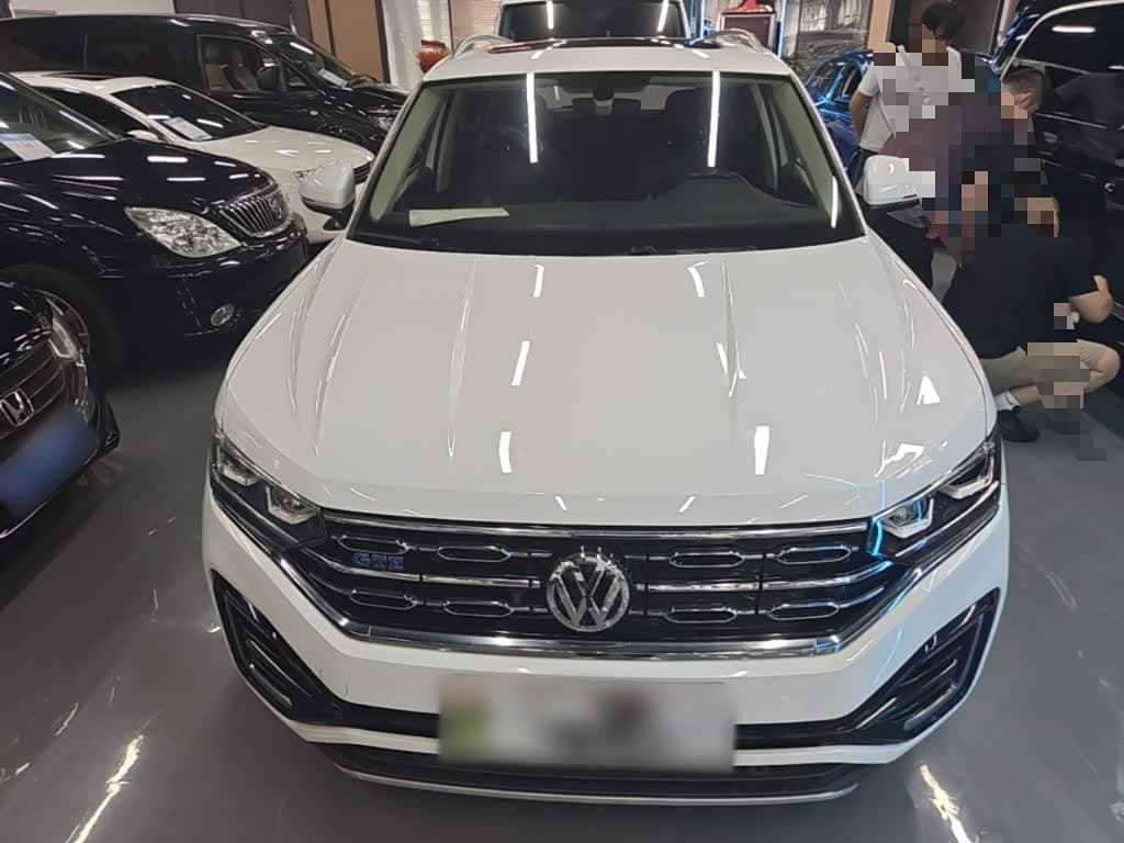 Volkswagen Tayron GTE Plug-in Hybrid 2021 — Фото 3/20