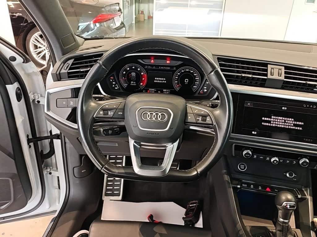 Audi Q3 2024 — Фото 11/20