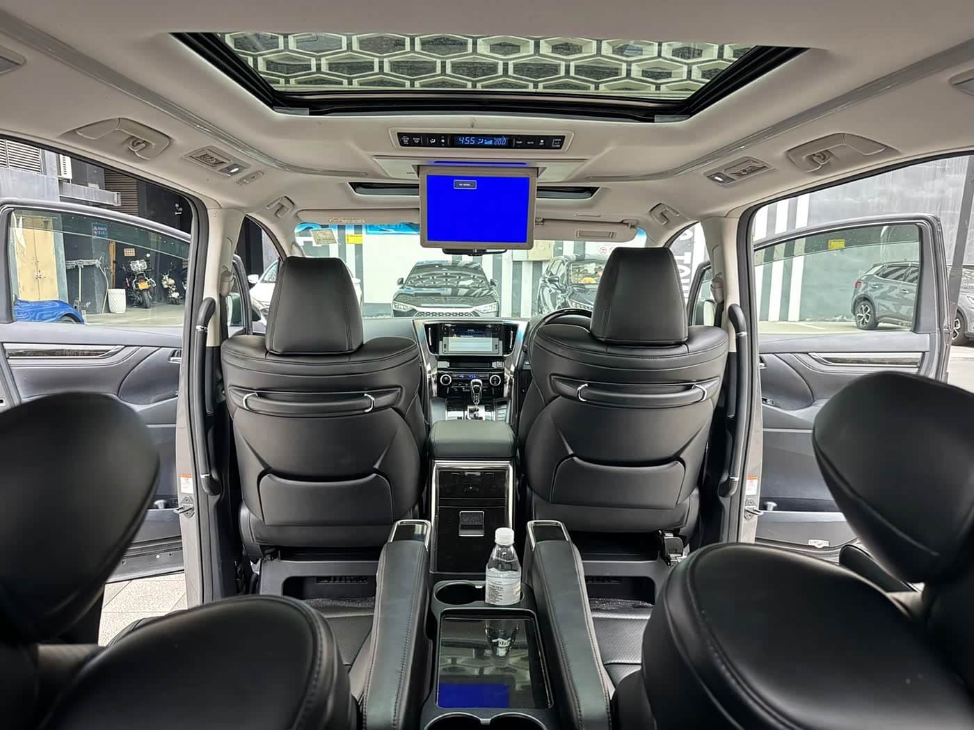 Toyota Alphard 2015 — Фото 13/20