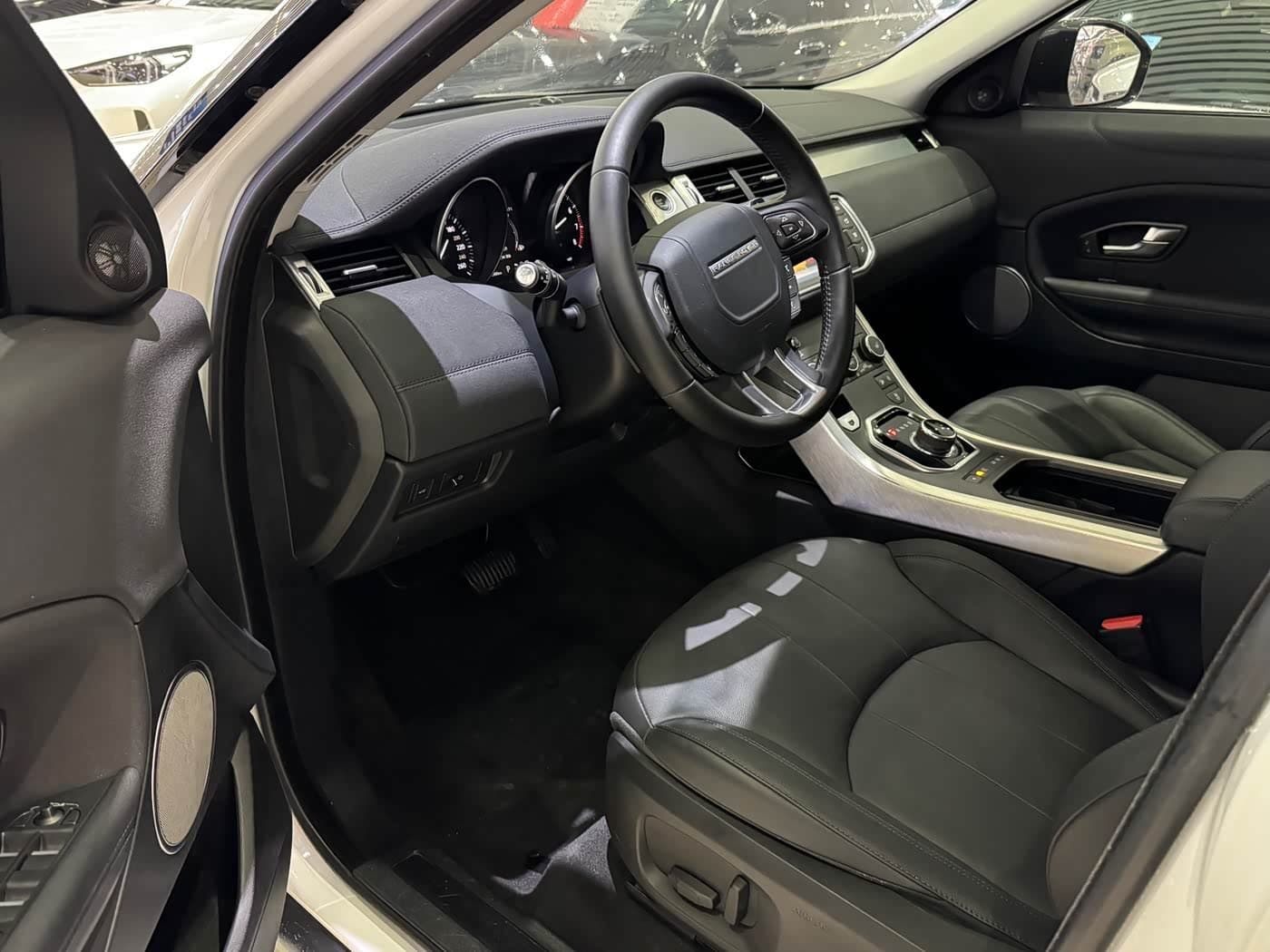 Land Rover Range Rover Evoque 2019 — Фото 3/10