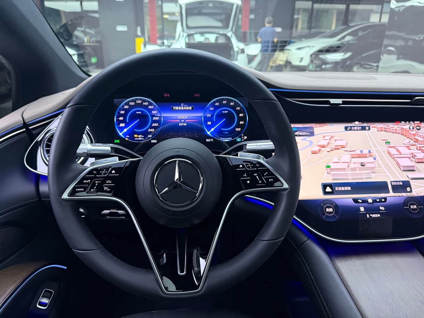 Mercedes-Benz EQS 2022 — Фото 8/16