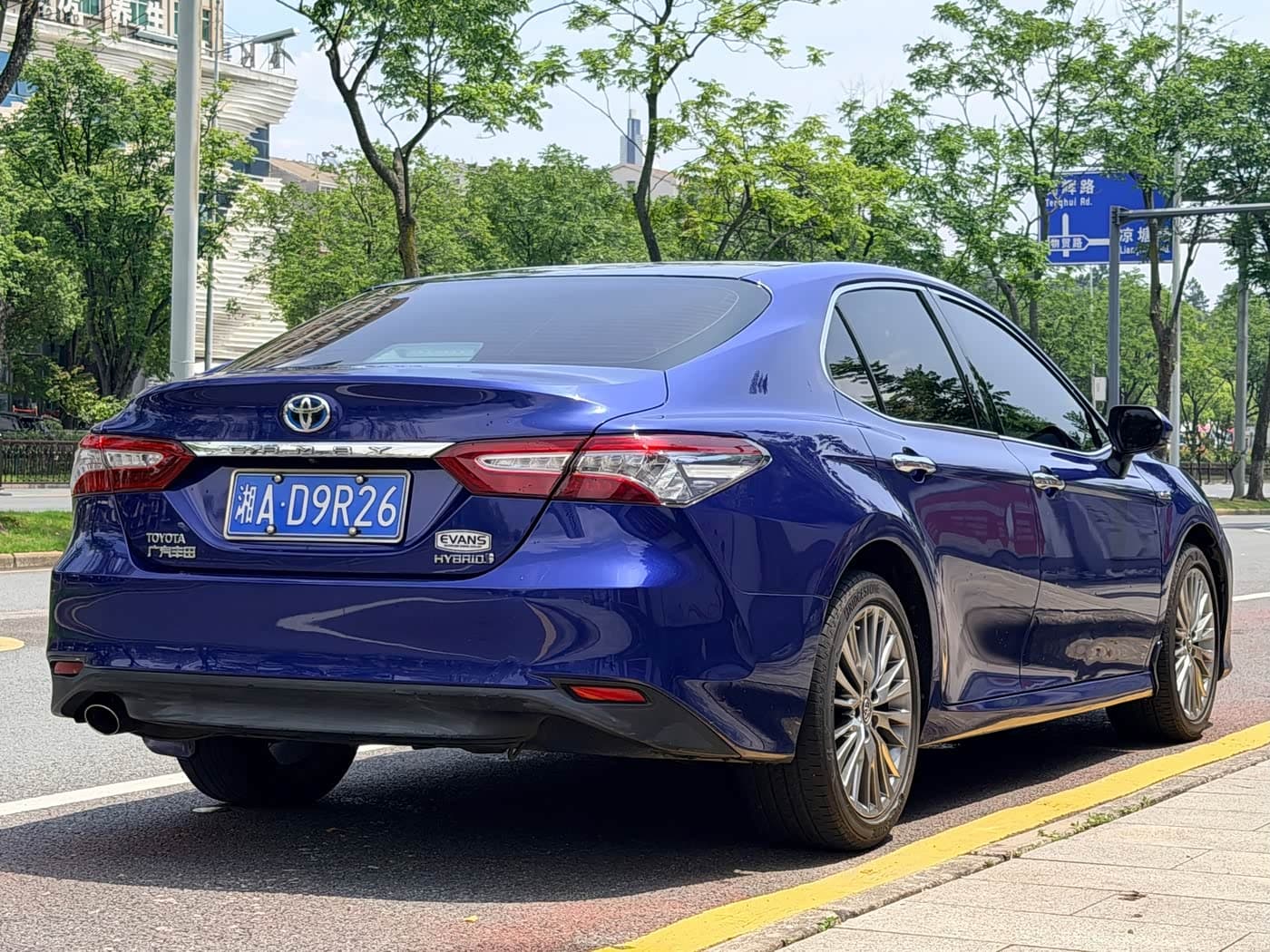 Toyota Camry 2018 — Фото 6/10