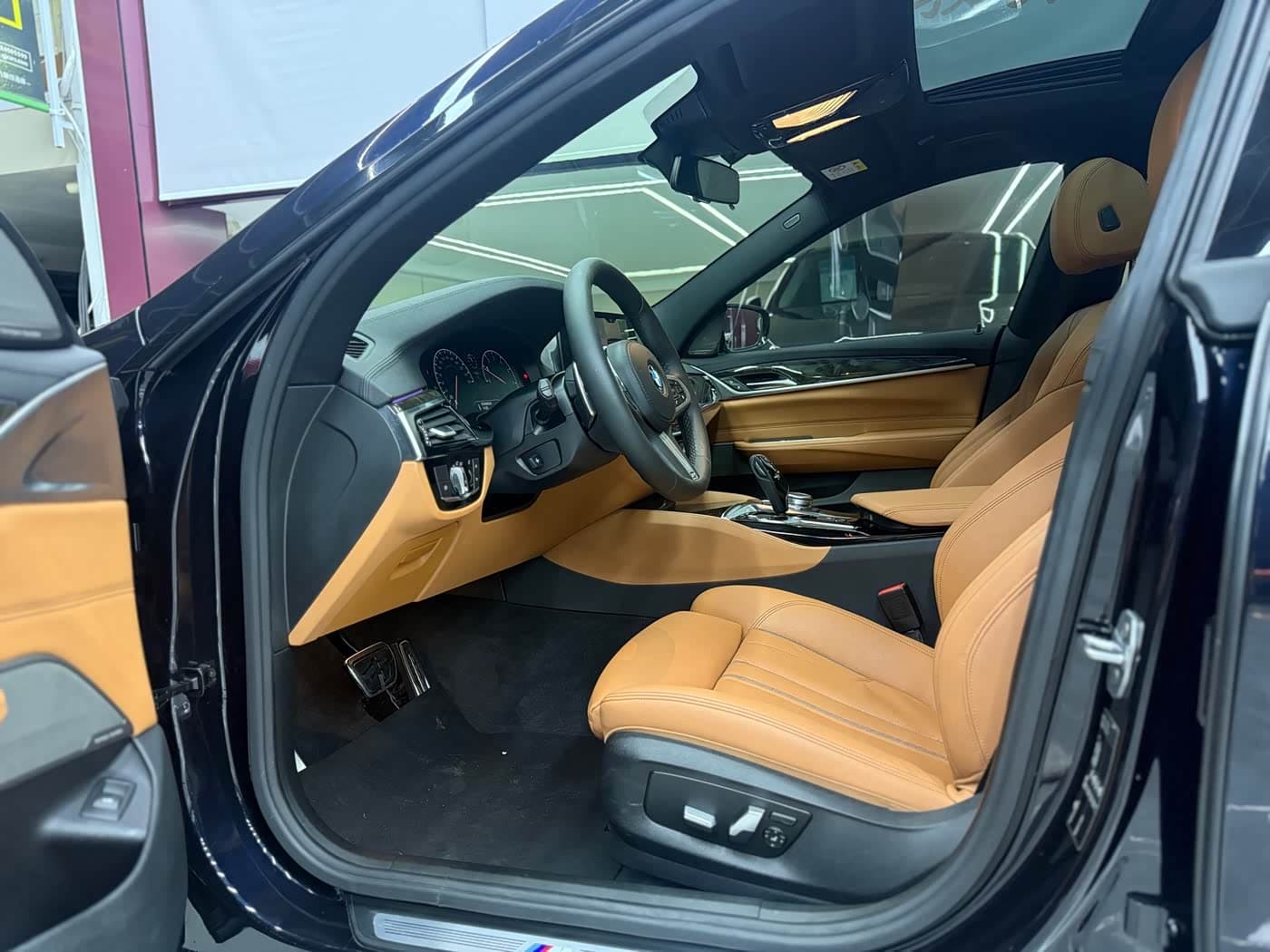 BMW 6 Series GT 2019 — Фото 9/20