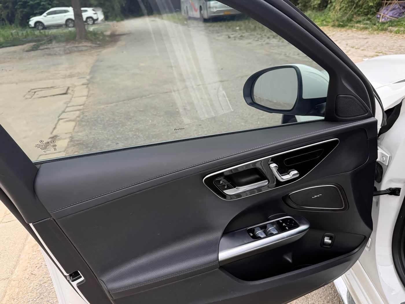 Mercedes-Benz C-Class 2023 — Фото 14/15