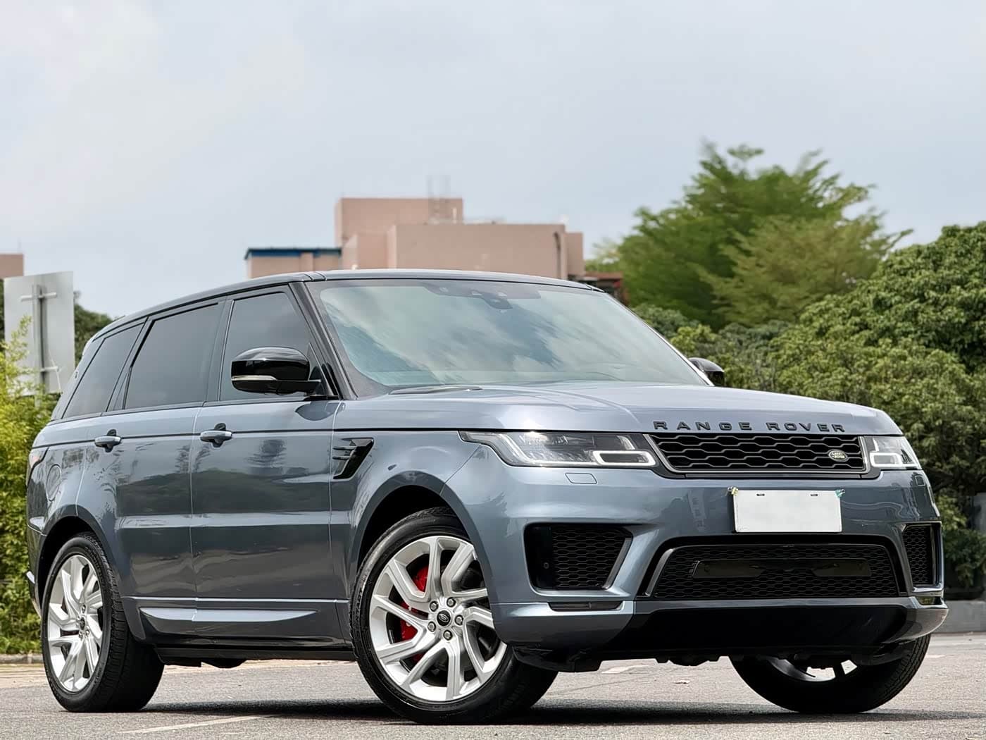 Land Rover Range Rover Sport 2018 — Фото 3/20