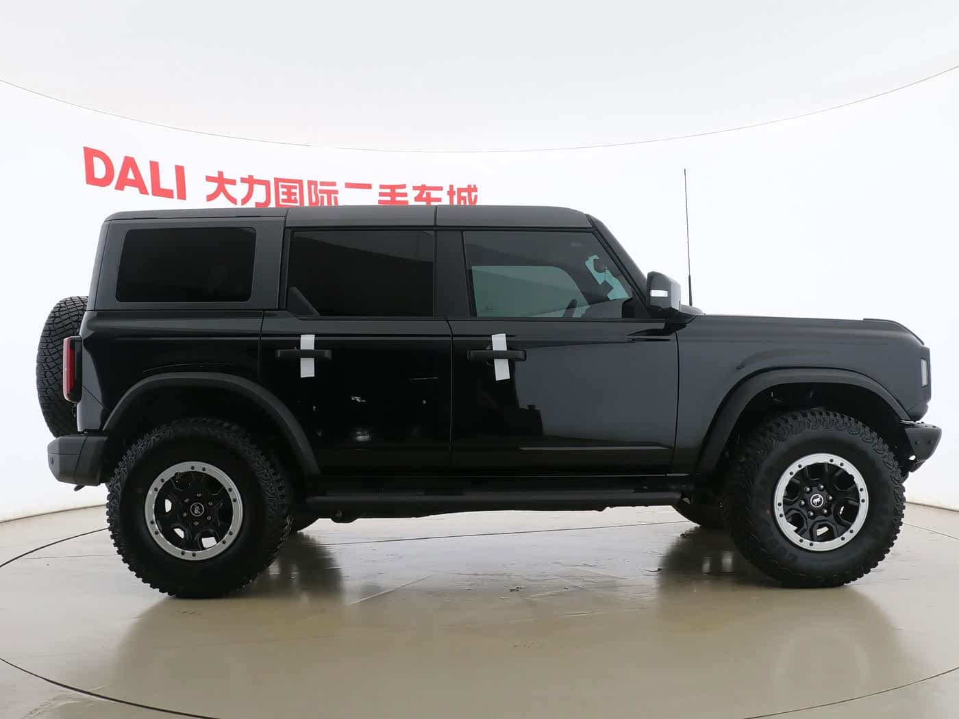 Ford Bronco 2024 — Фото 16/16