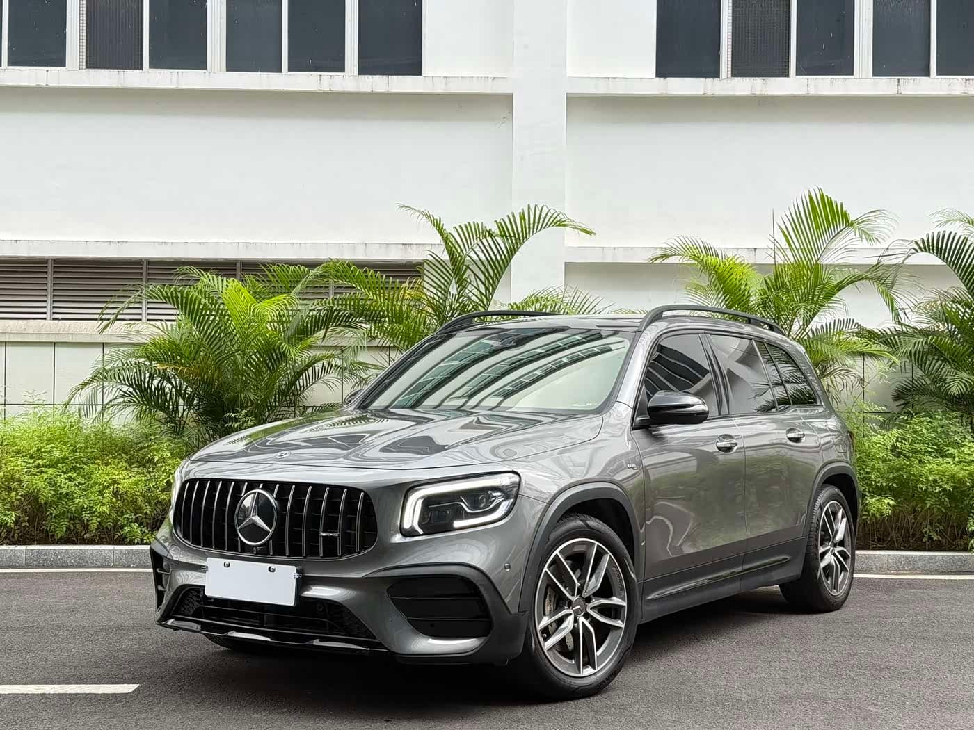Mercedes-Benz GLB AMG 2021 — Фото 1/14