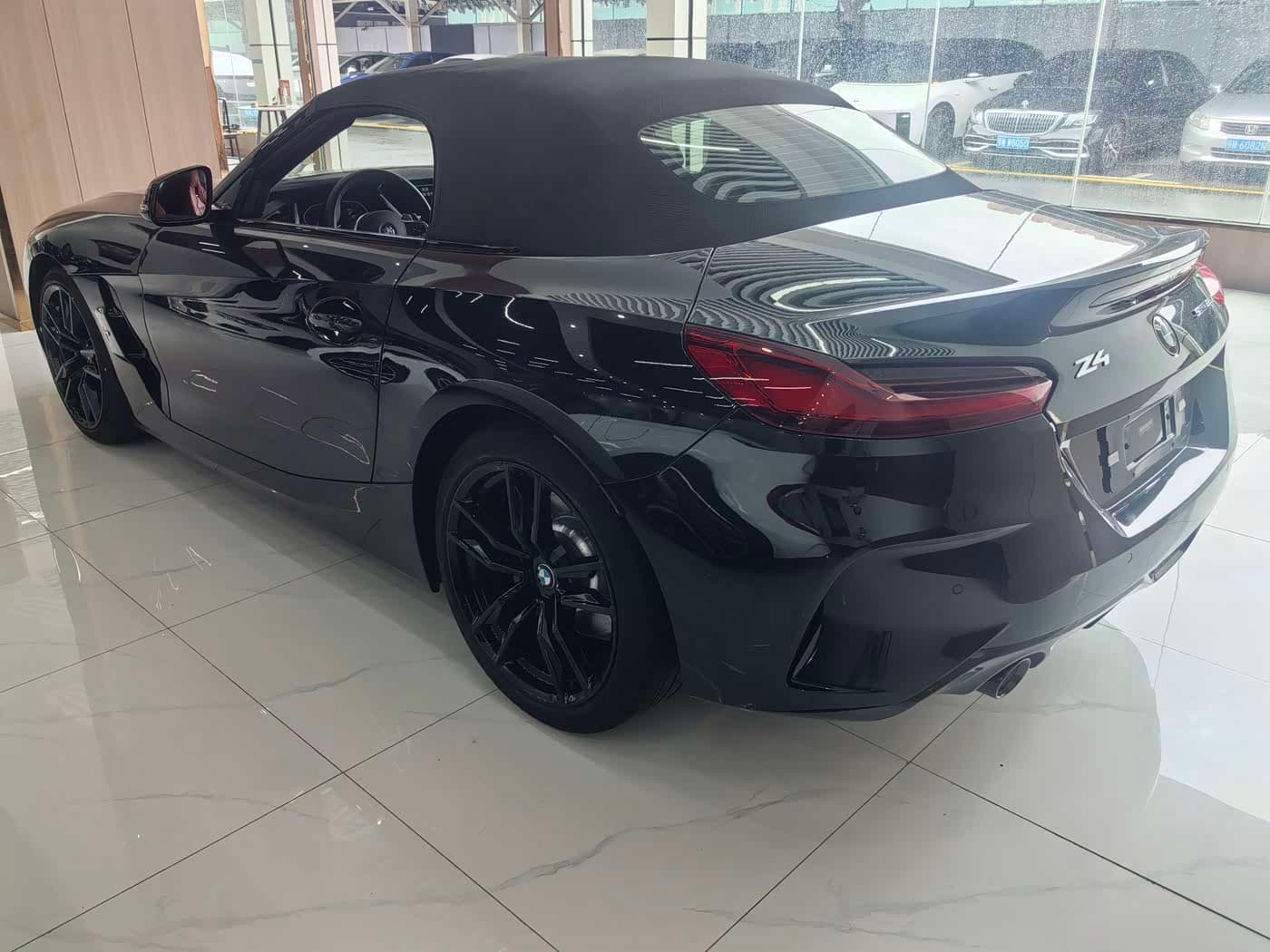 BMW Z4 2021 — Фото 10/17