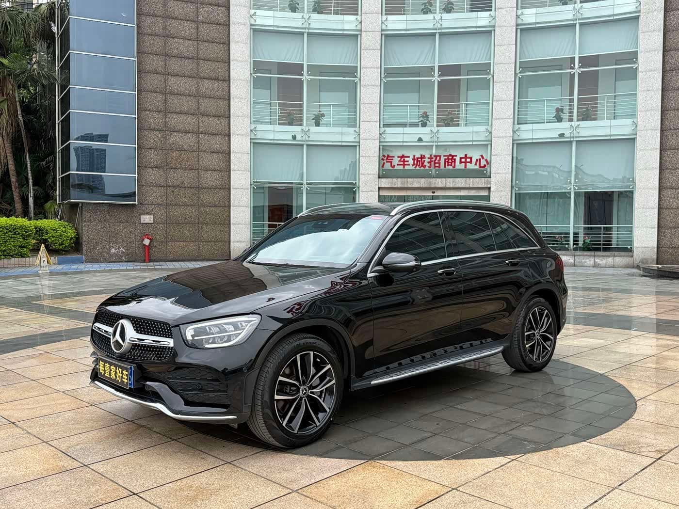 Mercedes-Benz GLC 2022 — Фото 1/9